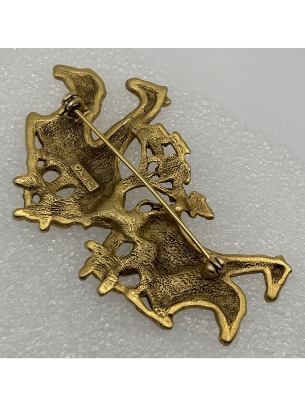 Vintage AJC Safari Stampede Brooch Pin 1970s or 80s Gold Tone Dimensional Signed - Picture 15 of 16